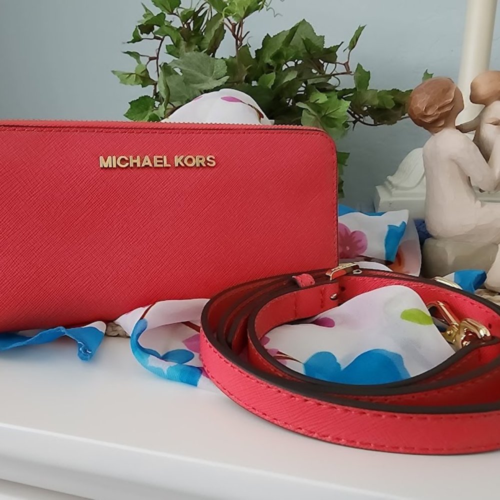 Michael Kors Selma Satchel - Picture 4 of 14